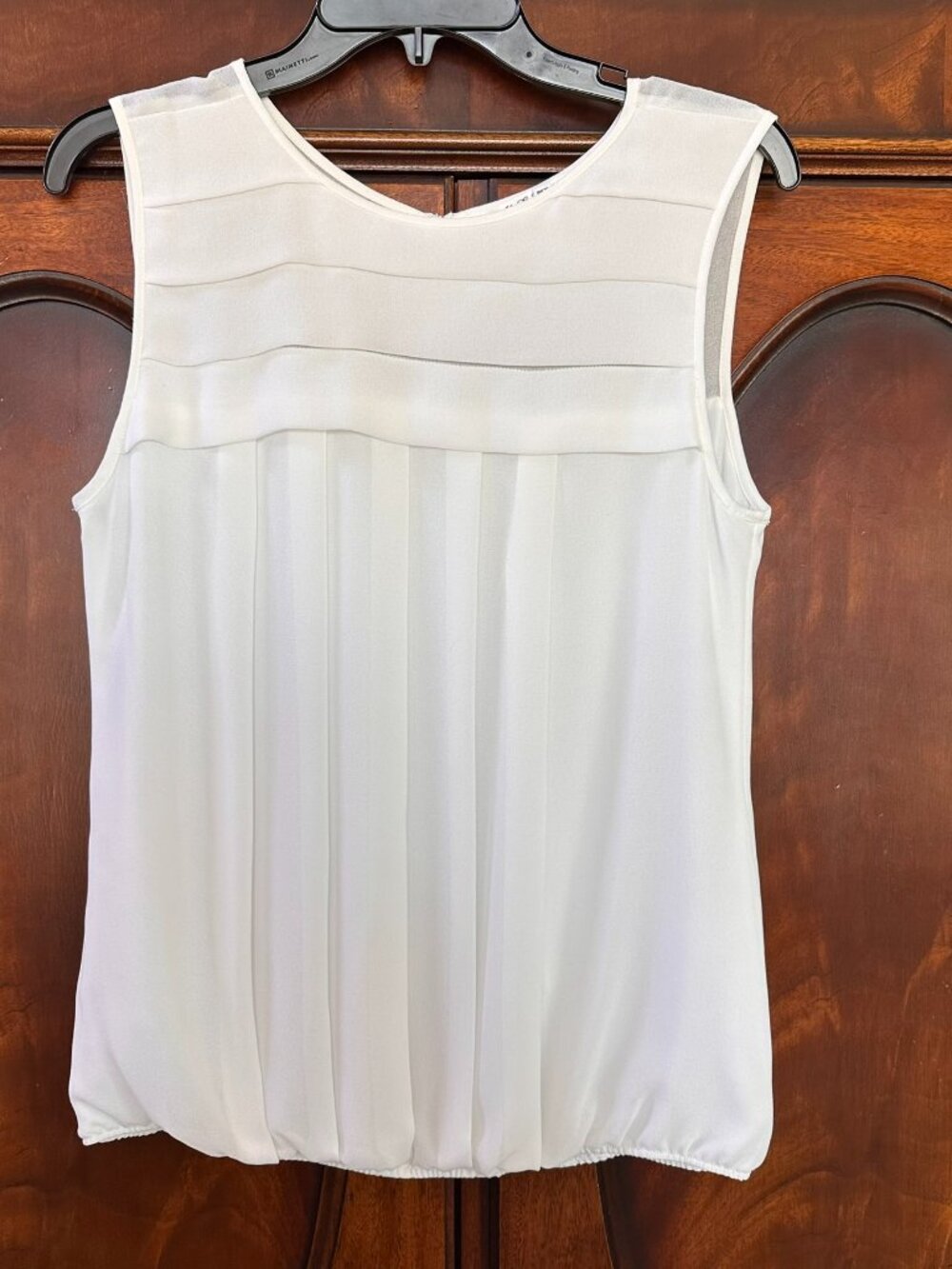 Cream Sleeveless Blouse Medium Layering Top Office Career Summer Shell